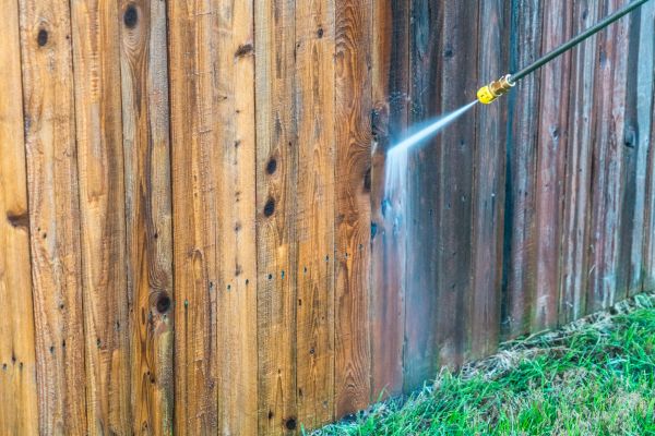 Fence Washing in Poway