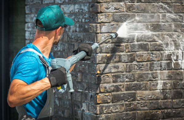 Commercial Building Washing in Poway