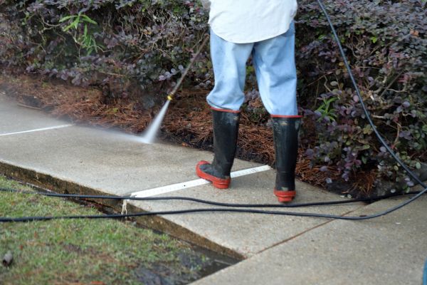 Sidewalk Washing in Poway