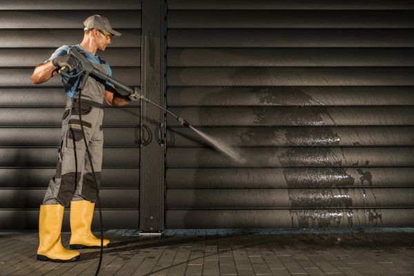 Garage Pressure Washing in Poway