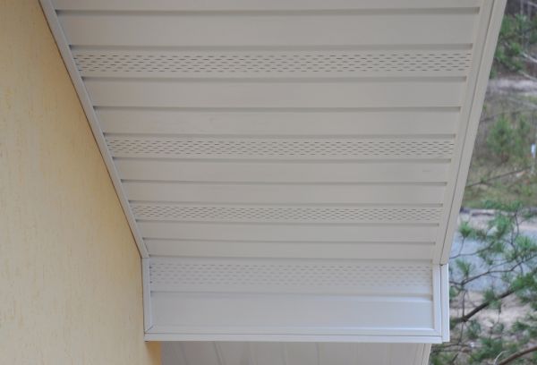 Soffit Dirt Removal in Poway