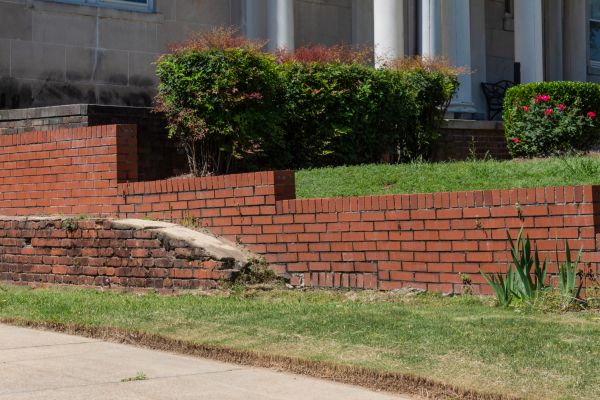 Retaining Wall Cleaning in Poway