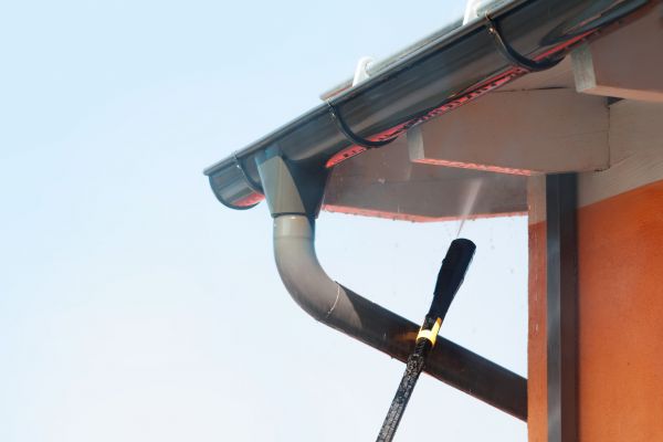 Eaves Power Washing in Poway